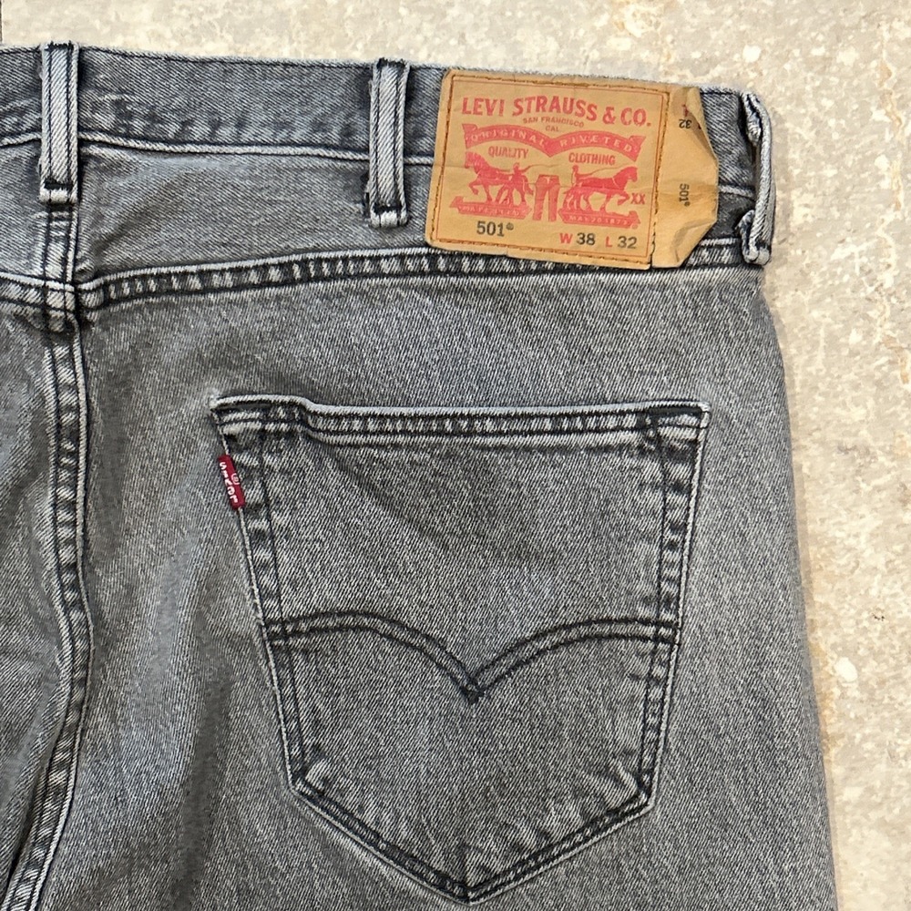 Levi's 501 Jeans Men's 38x32 Grey Denim Original Straight Leg Button Fly Stretch